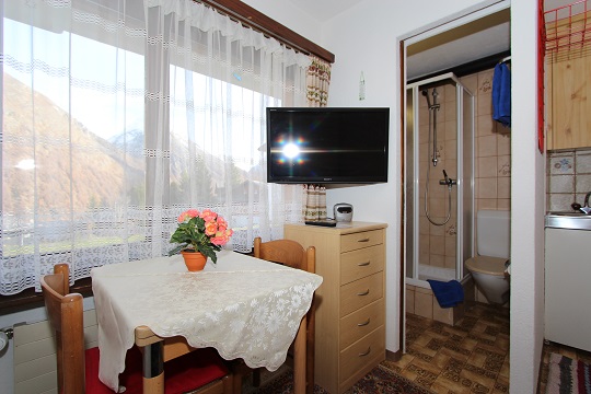 003-saas-fee-ferienwohnung-tv-h9